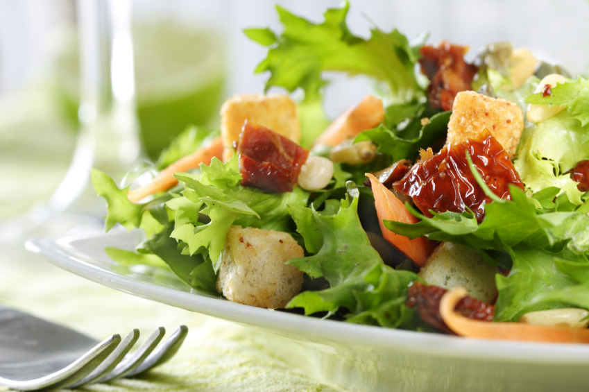 Researchers: Prepackaged salads promote the growth of Salmonella bacteria