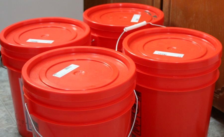 How to make 5-gallon emergency buckets and what to put in them