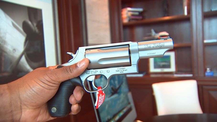Atlanta Businessman is Arming All His Employees – Look What He’s Giving Them!