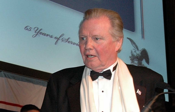 Jon Voight calls on Americans to rally behind Trump: “He’s an answer to our problems”