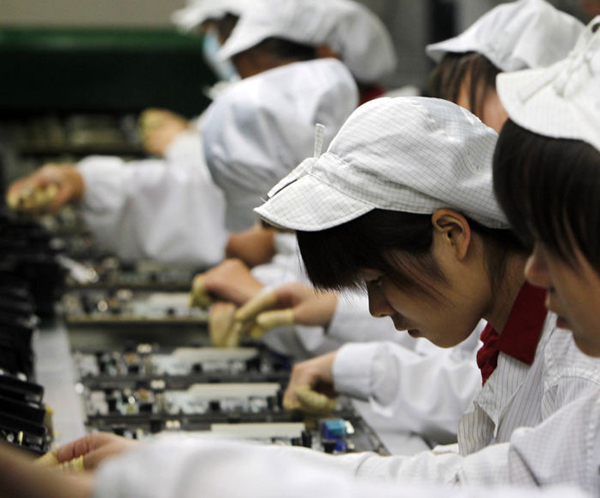 Machines making machines will be the workforce of the future: iPhone and Samsung assembler replaces 60K employees with robots