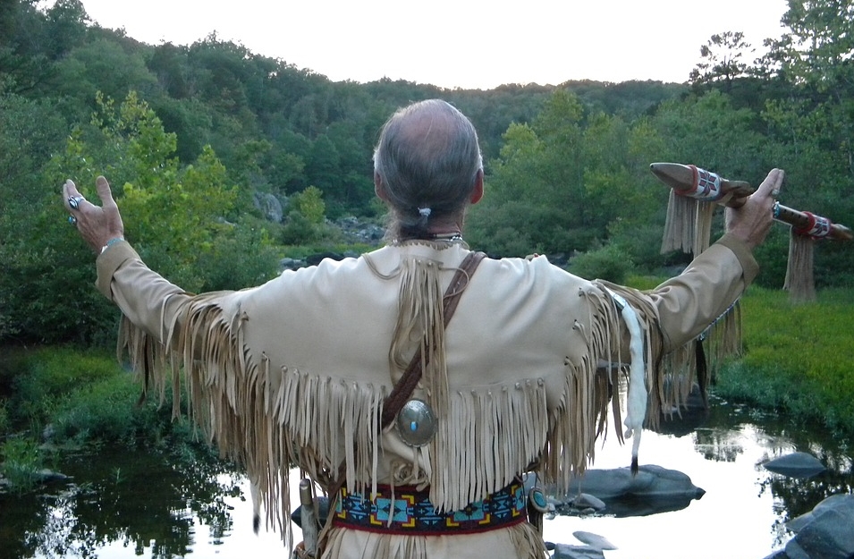 The 5 fundamental lessons of survival that we can learn from Native Americans