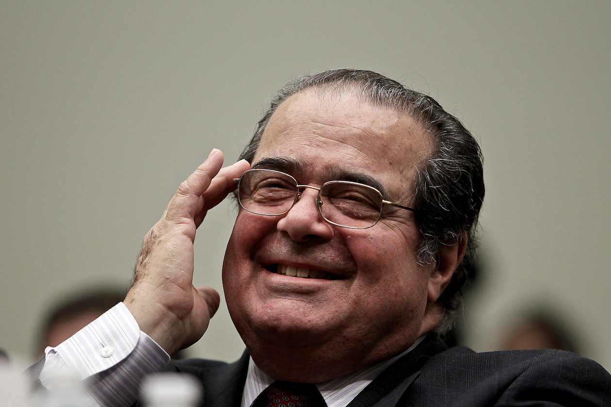 Does a WikiLeaks email link Hillary to the the assassination of Justice Scalia?