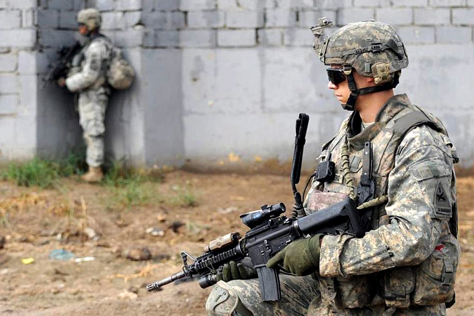 Corrupt US government requiring 10,000 soldiers to pay back signing bonuses from a decade ago