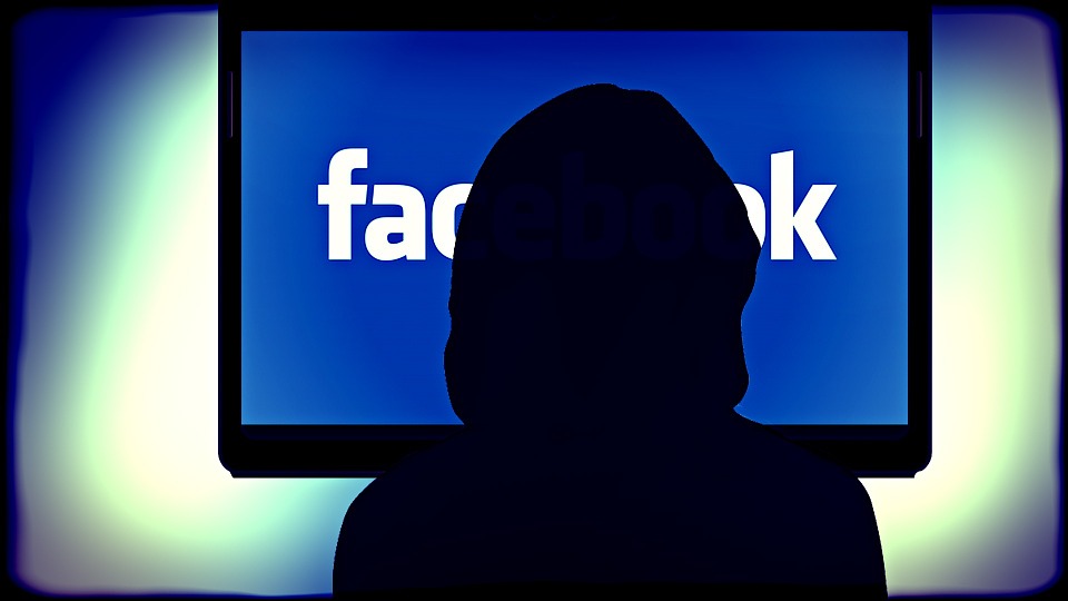Researchers: 24% of your friends are secretly snooping your Facebook activity