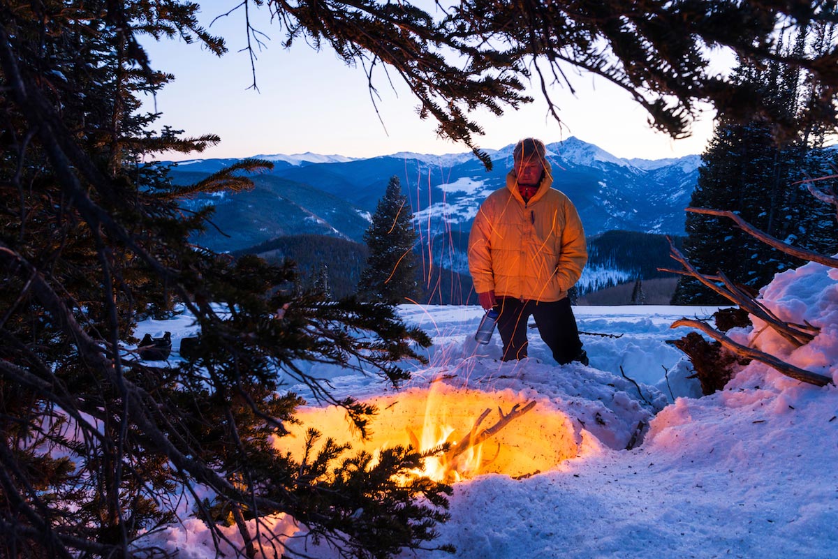 Guide: 7 ways to survive if you become stranded outdoors in the winter