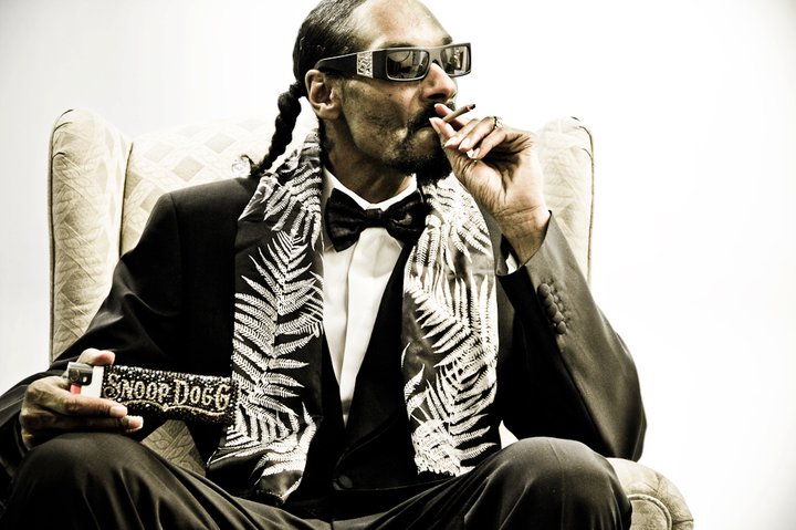 Snoop Dogg shoots “clown Trump” in latest sick gesture for attention by an entertainment industry washout