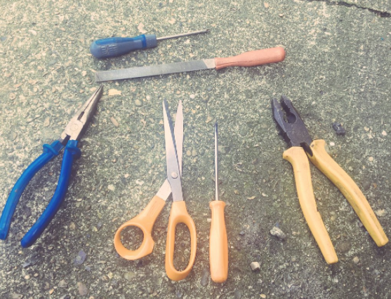 London police “weapons sweep” is nabbing workers with tool boxes full of pliers, scissors and screwdrivers