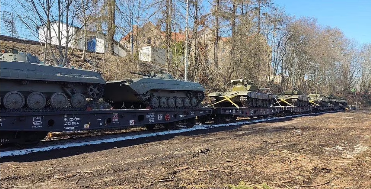 First NATO country provides tanks, artillery to Ukraine as U.S. Senate votes to resurrect World War II-era assistance program